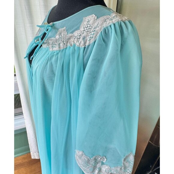 Vintage 1960s peignoir, Robin Egg blue robe, wide lace details, 3/4 sleeves - Picture 3 of 10